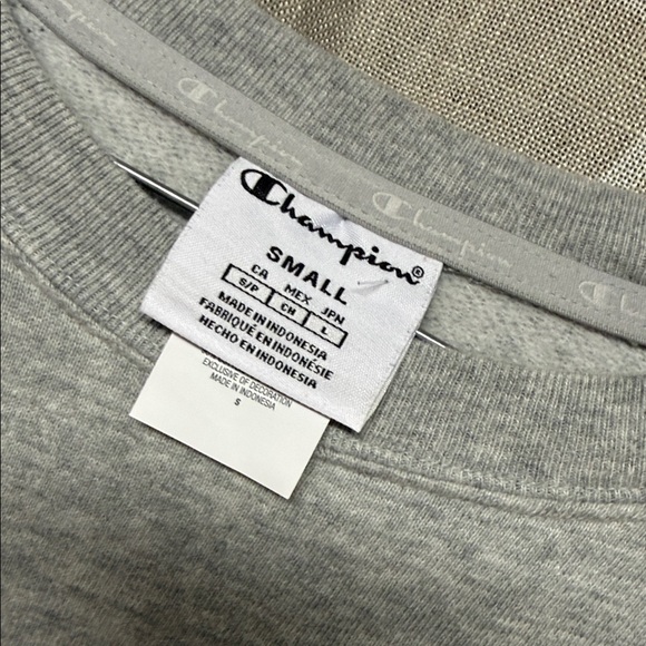 Champion Heather Gray Women's Cropped sweatshirt size small - Picture 4 of 8